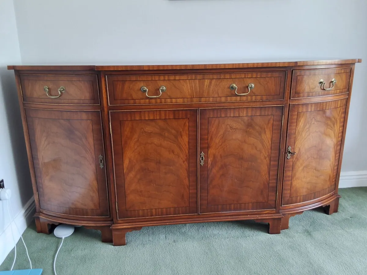 Reprodux sideboard perfect condition - Image 2
