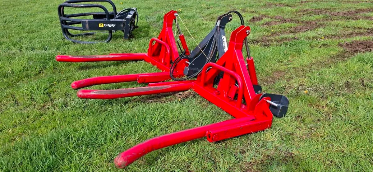 Nugent bale lifter and quicke bale grab. - Image 1