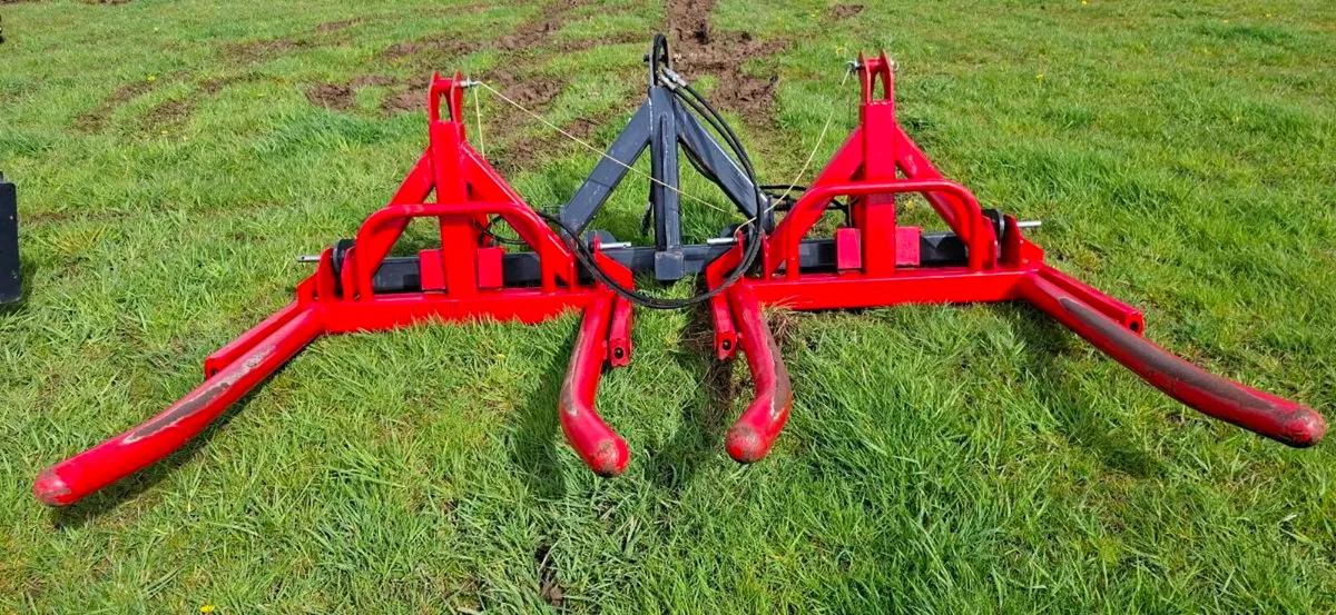 Nugent bale lifter and quicke bale grab. - Image 2