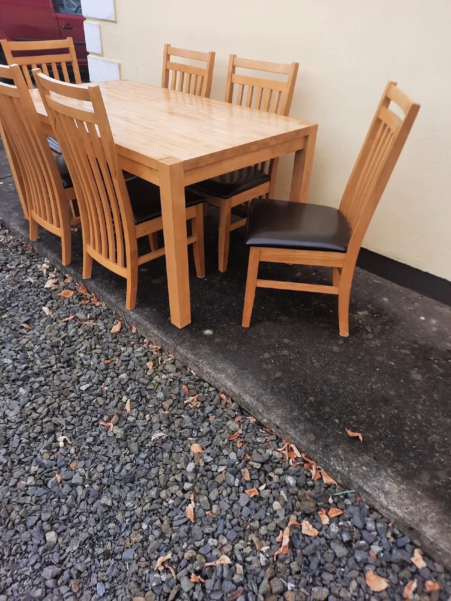 Kitchen table and chairs - Image 3