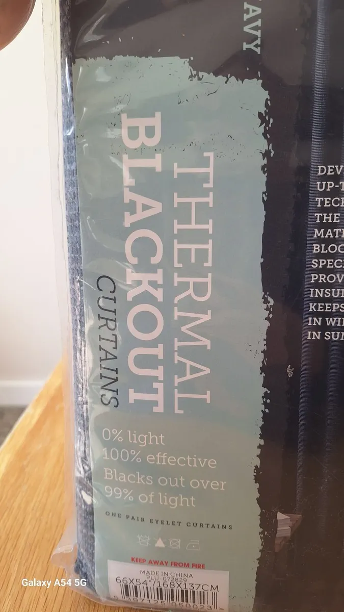 Thermal Blackout Navy Curtains - Image 4