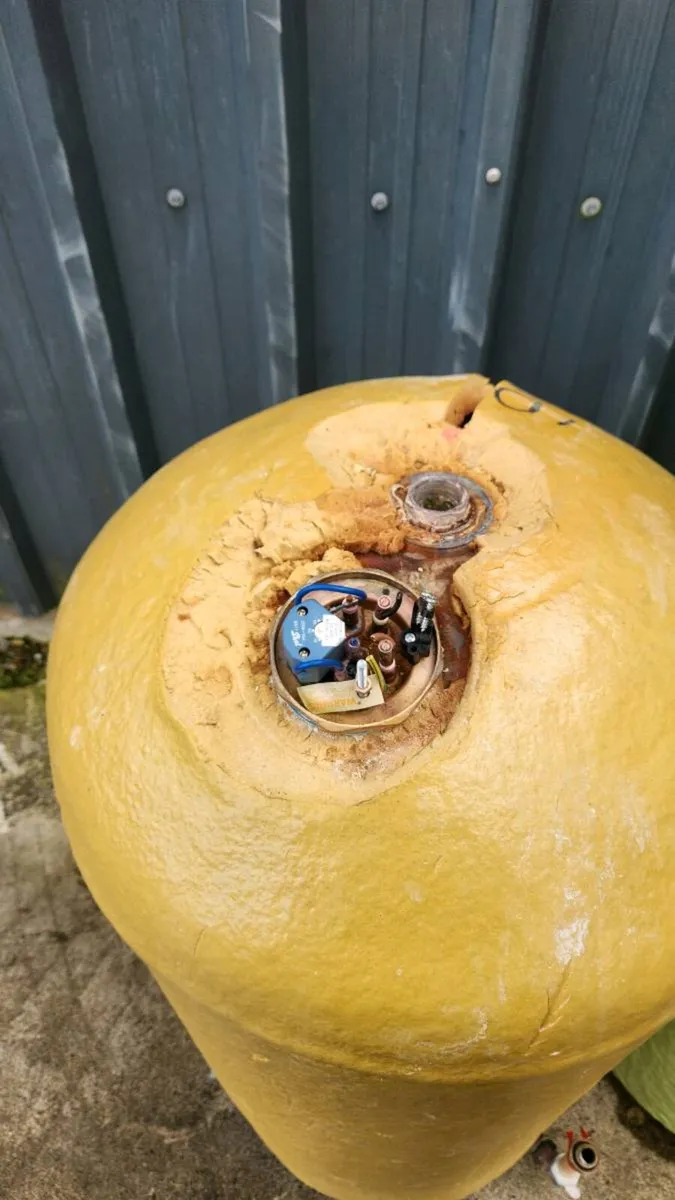 Copper Cylinders. - Image 2