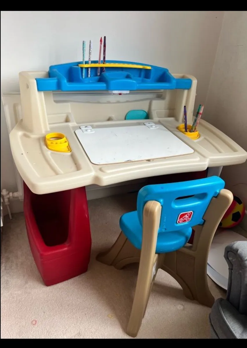 Kids desk - Image 3