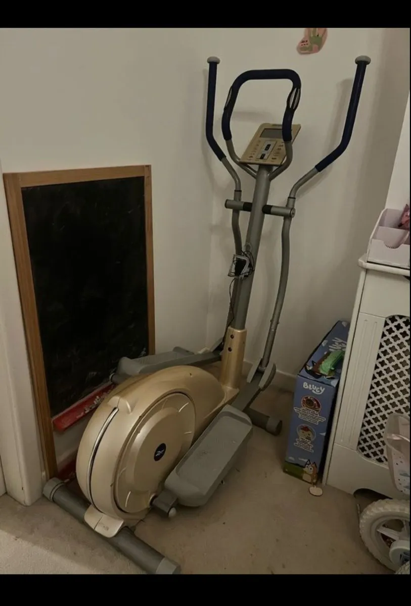 Elliptical cross trainer - Image 1