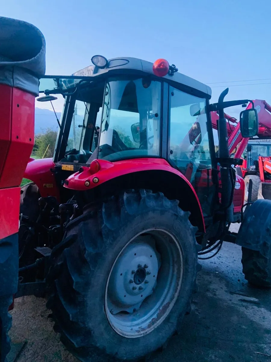 Massey Ferguson 2004 - Image 3