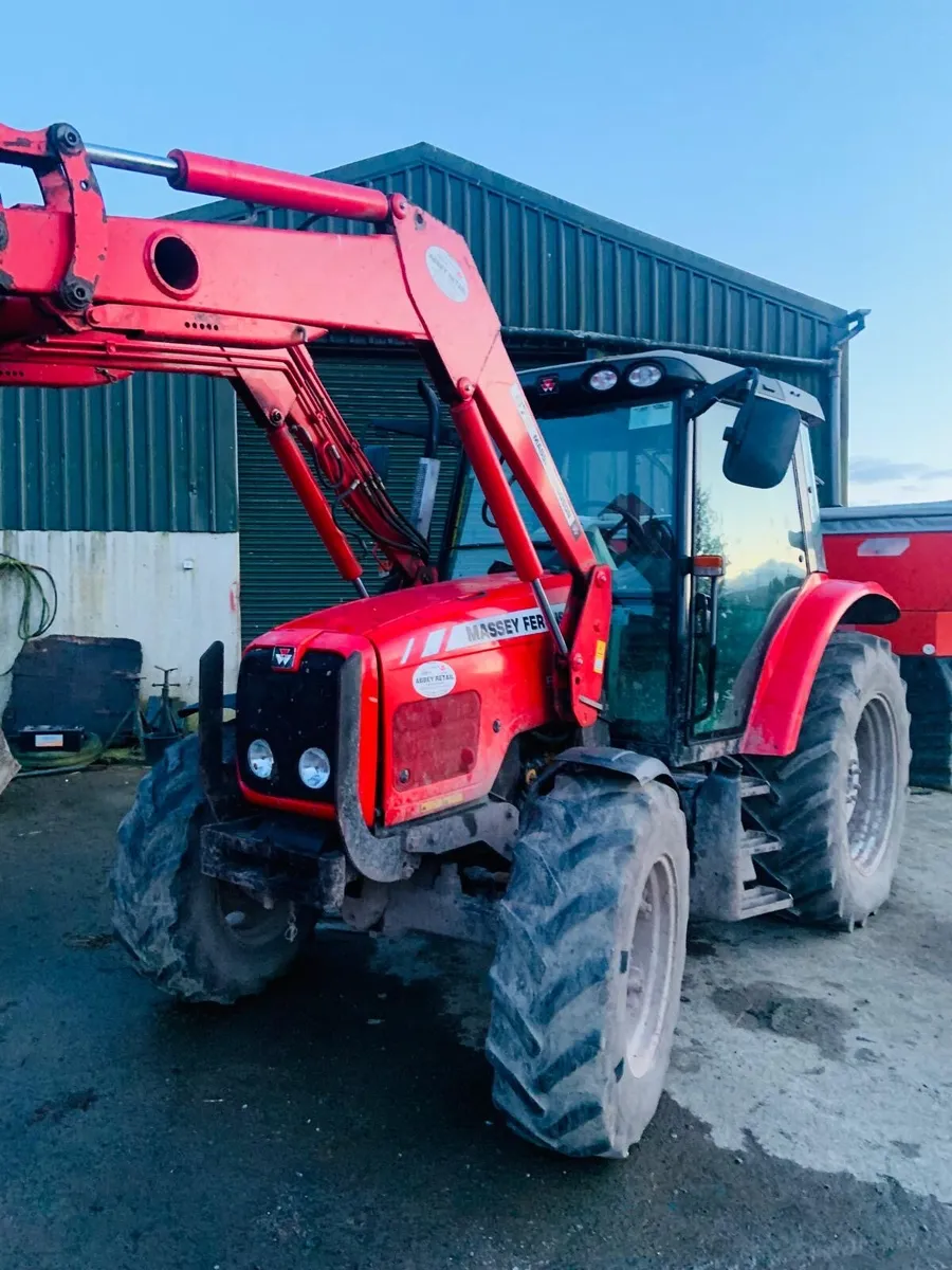 Massey Ferguson 2004 - Image 1