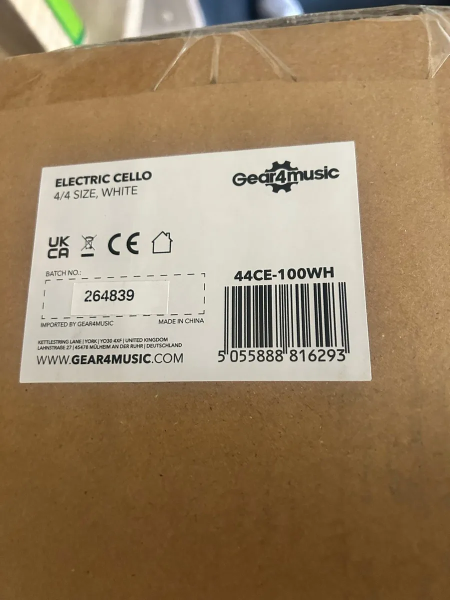Gear4music White Electric Cello 4/4 Barely Used - Image 2