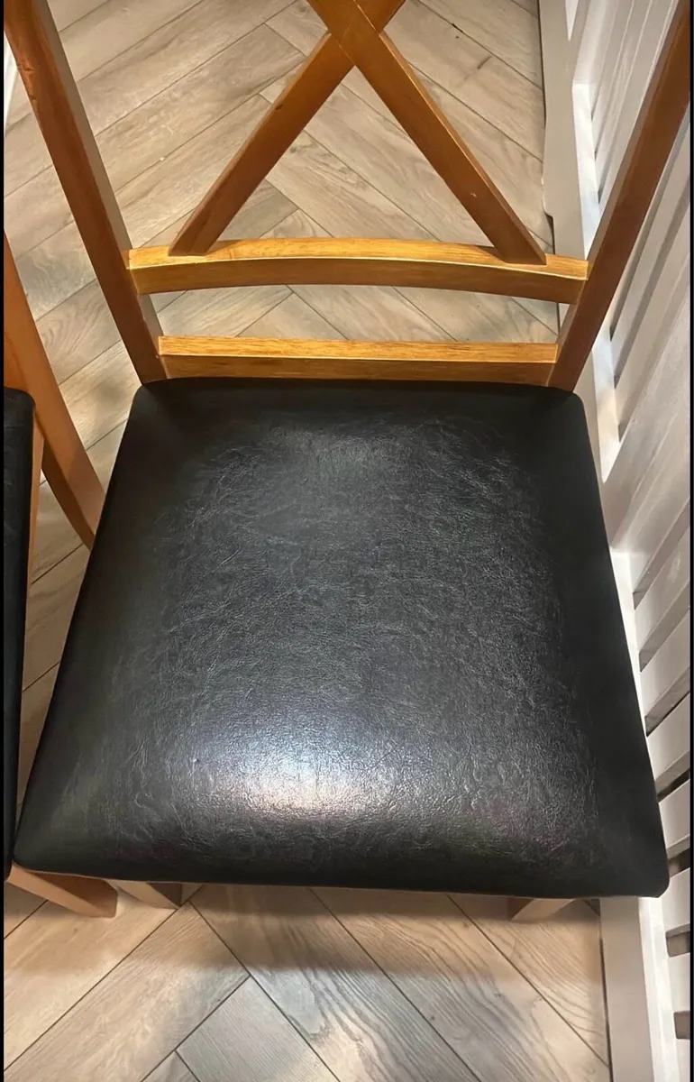 2 dining Chairs in great condition only €35for2 - Image 3