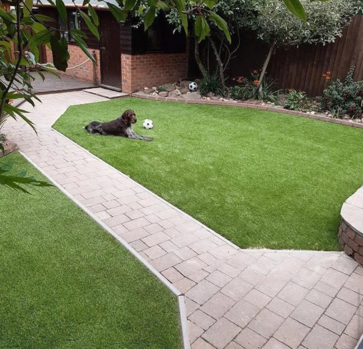 All new artificial grass now available - Image 3