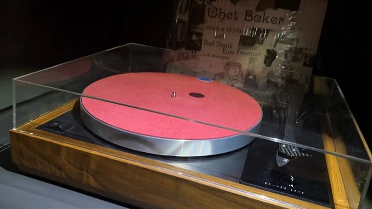 Linn Majik LP12 Turntable  Pro-Ject 9cc Tonearm Linn Adikt Cartridge Excellent Condition - Image 1