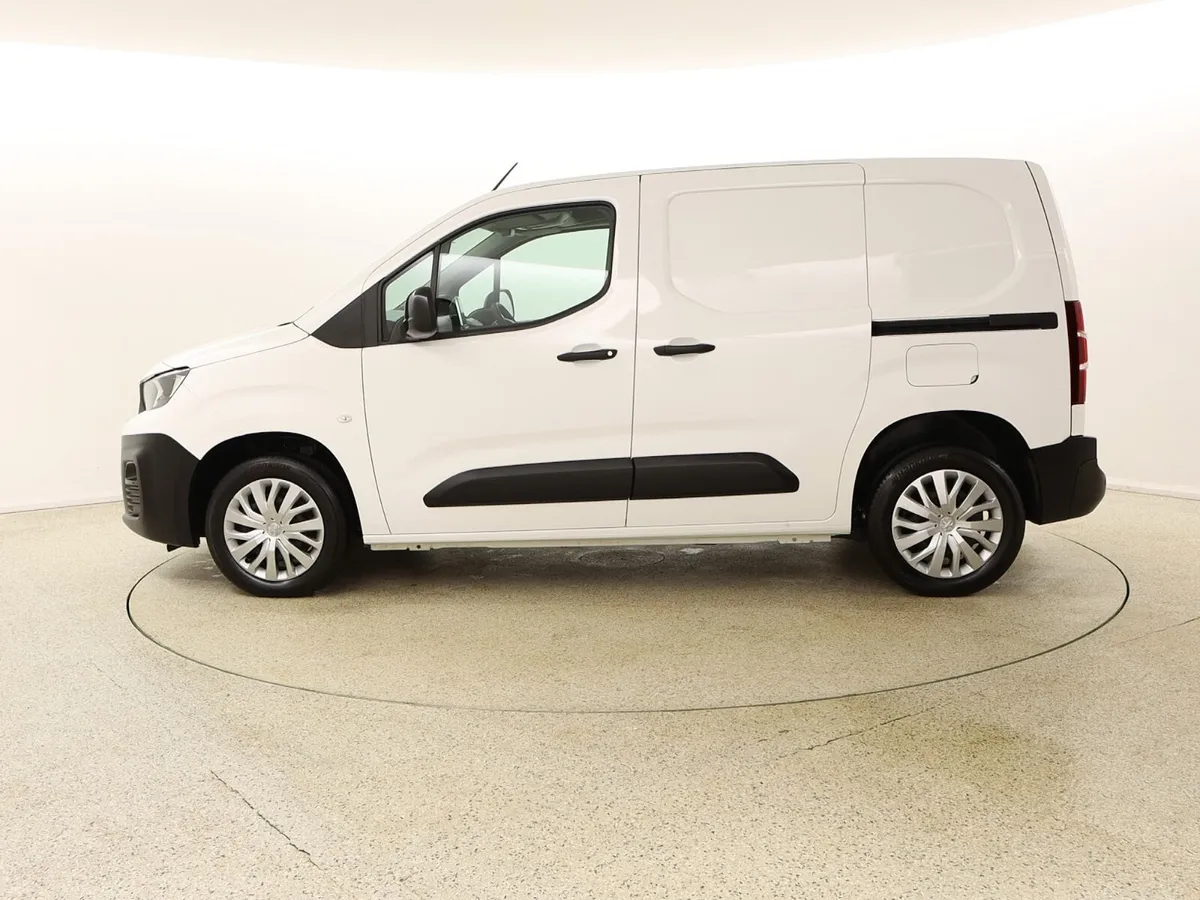 2022 Peugeot Partner 1.5 HDI Professional 3 seater - Image 4