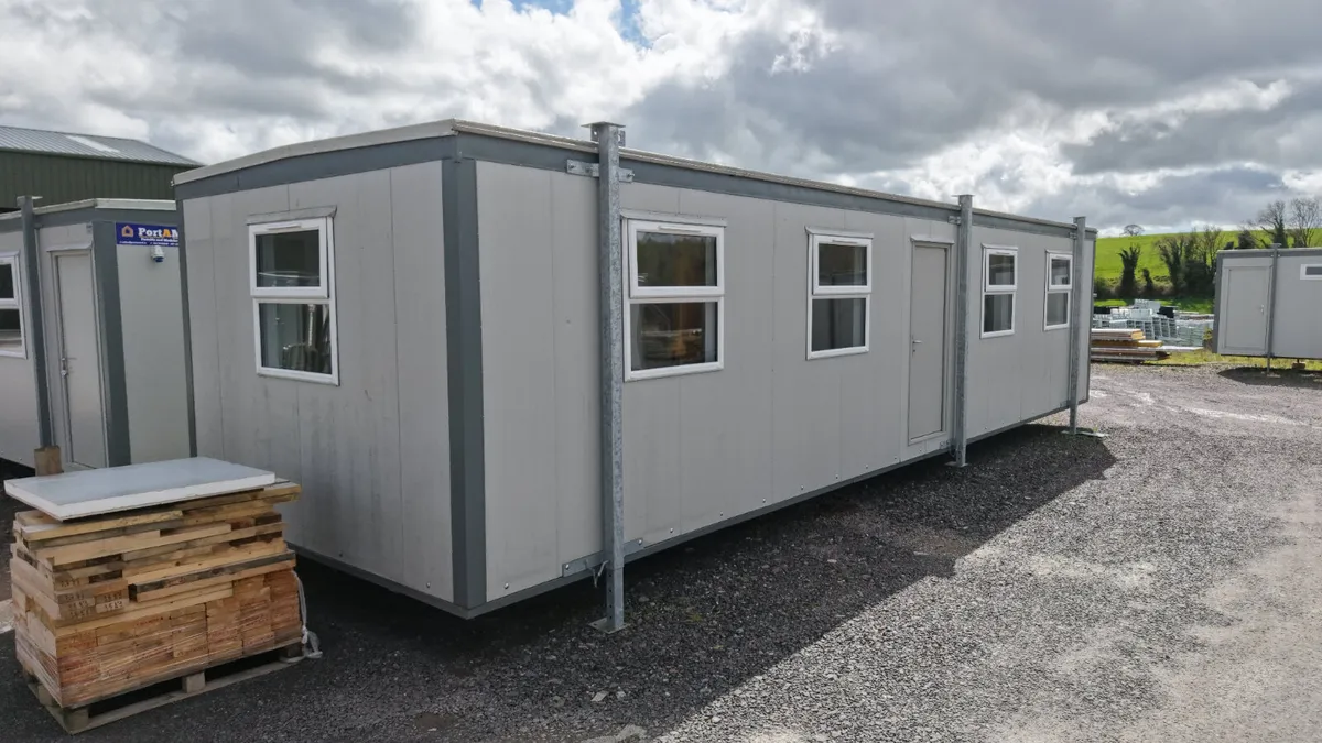 40ft x 12ft Cabin - Image 3