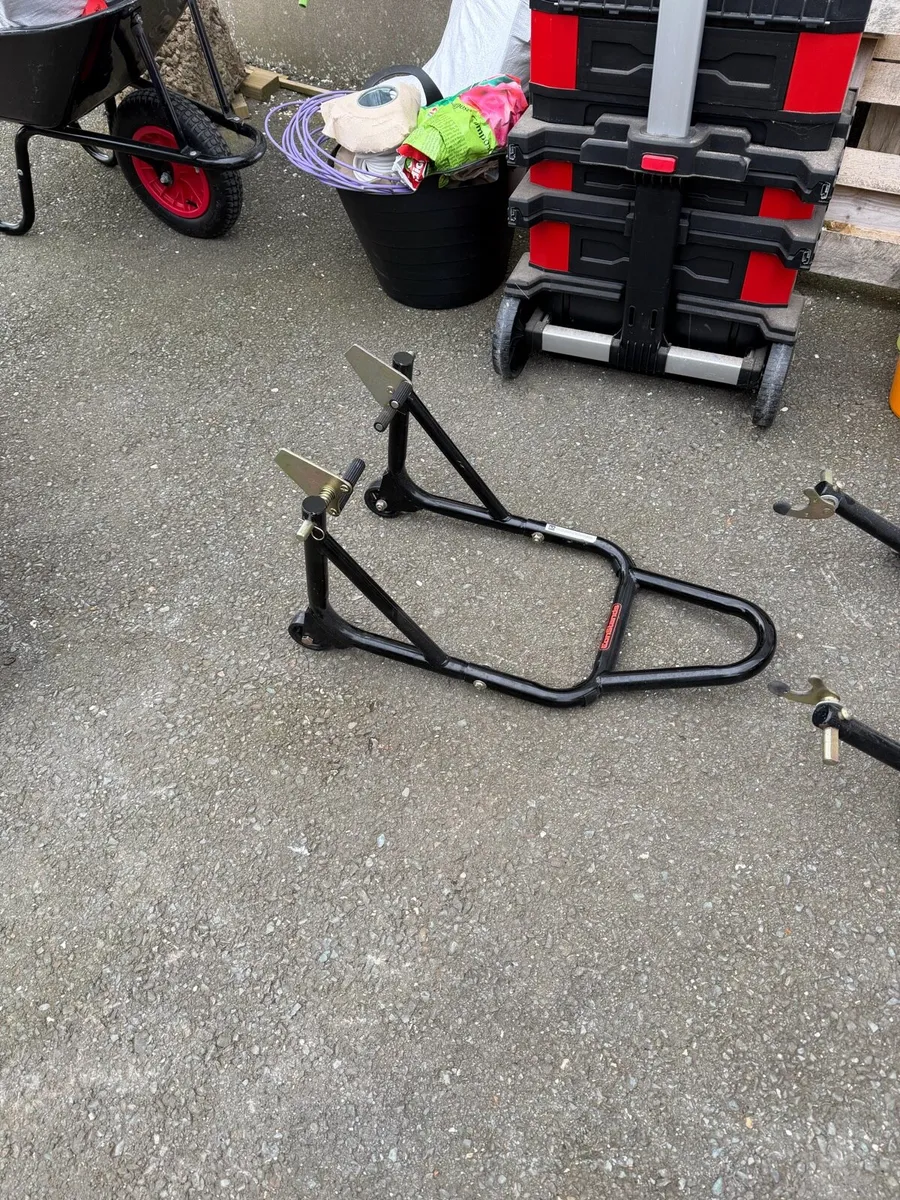 Paddock stands - Image 2