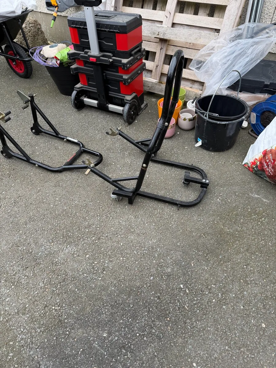 Paddock stands - Image 3