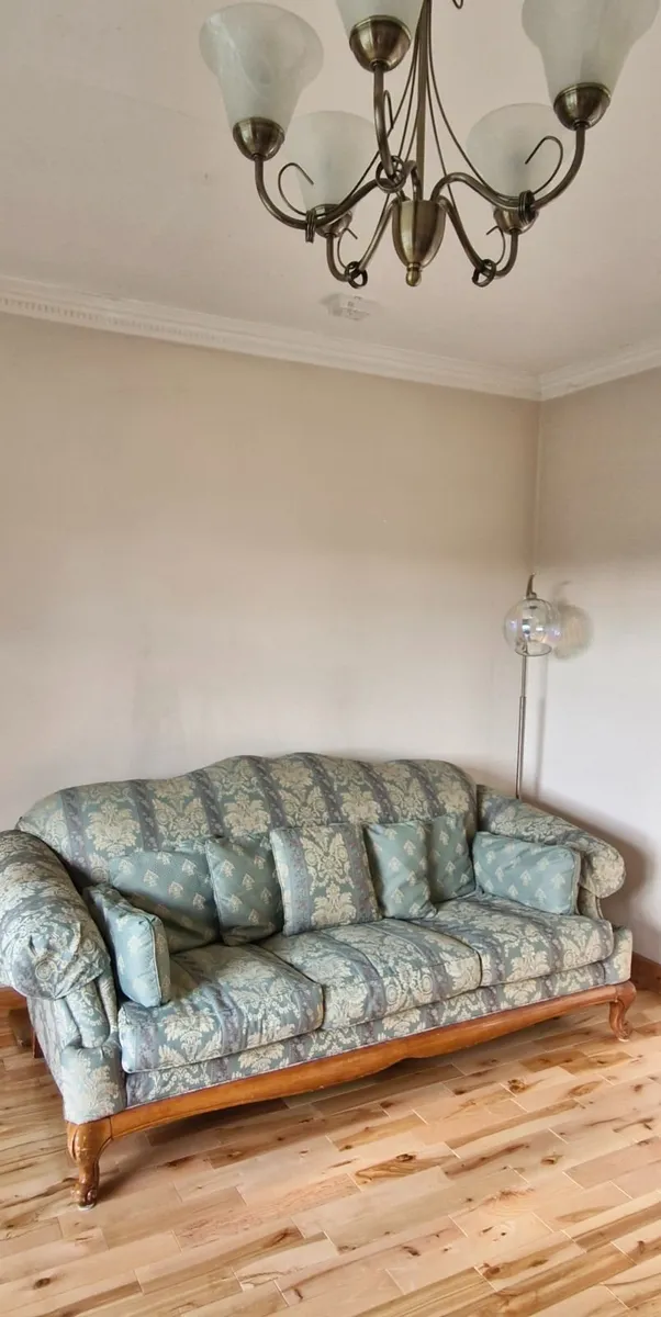 3 Piece couch set and matching coffee table - Image 4