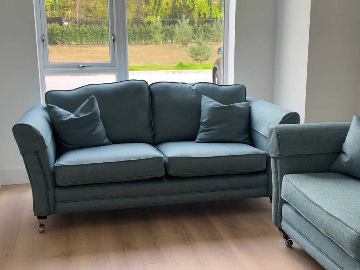 Newly restored sofa set - Image 4