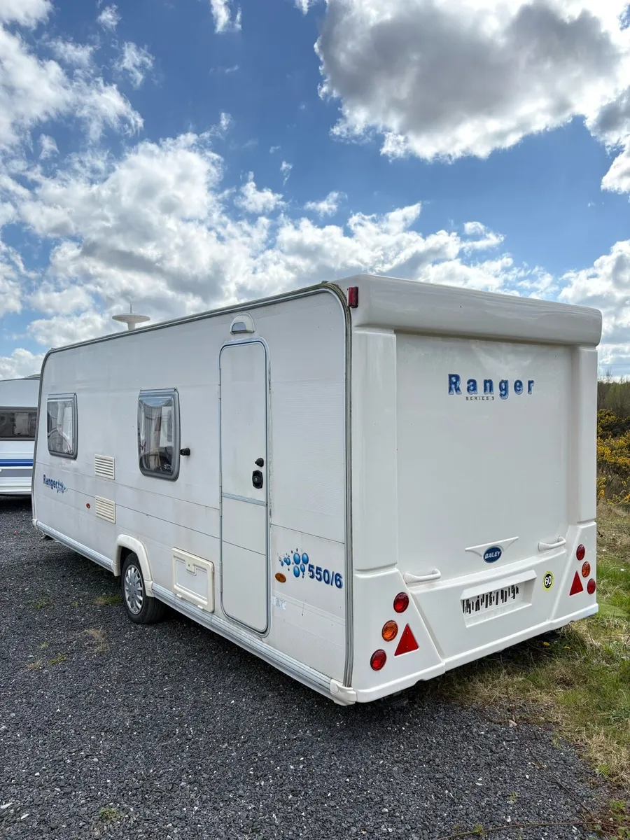 Bailey Ranger 6 berth fixed bunk caravan for sale - Image 3