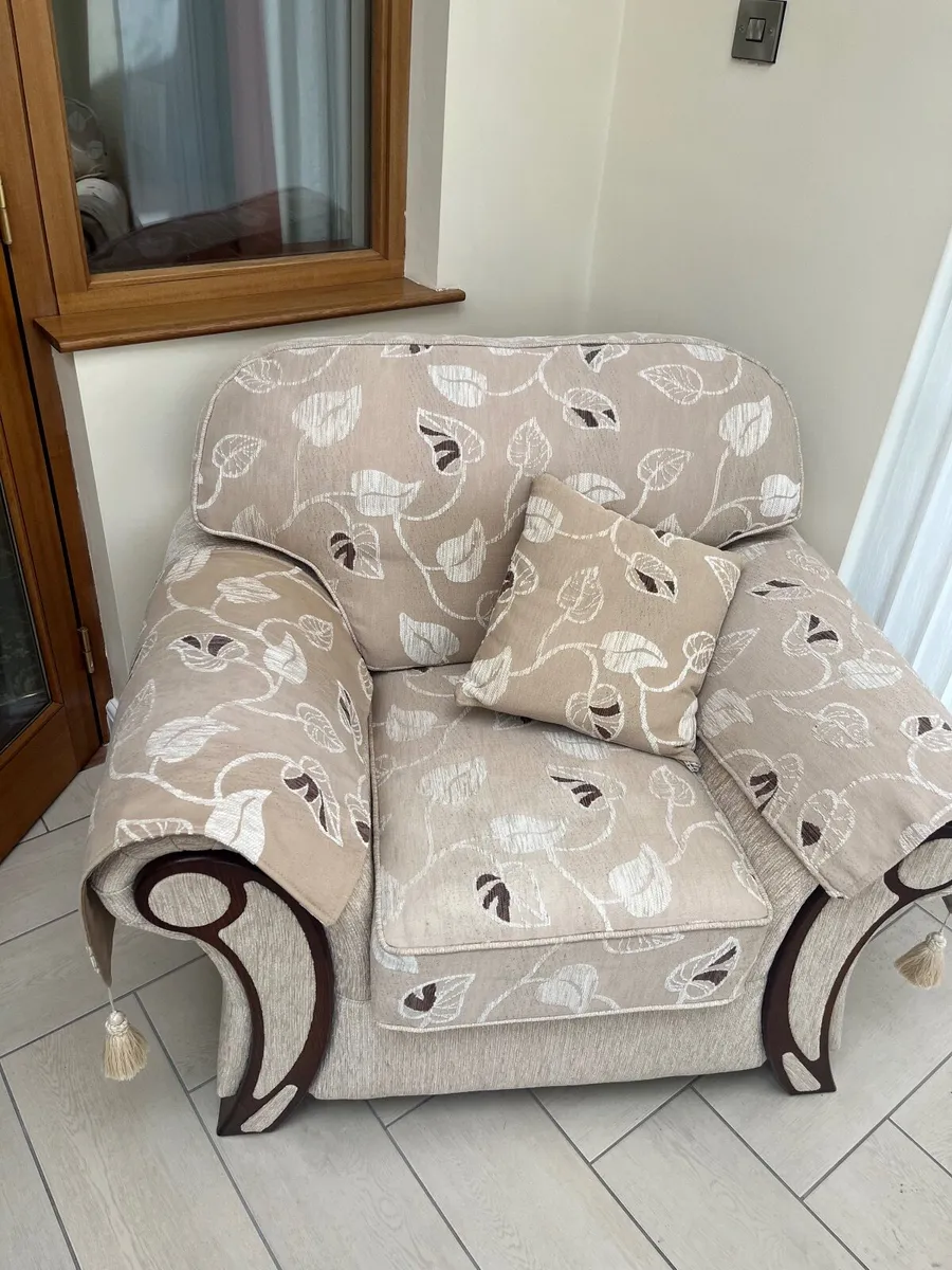 Suite of furniture - Image 3