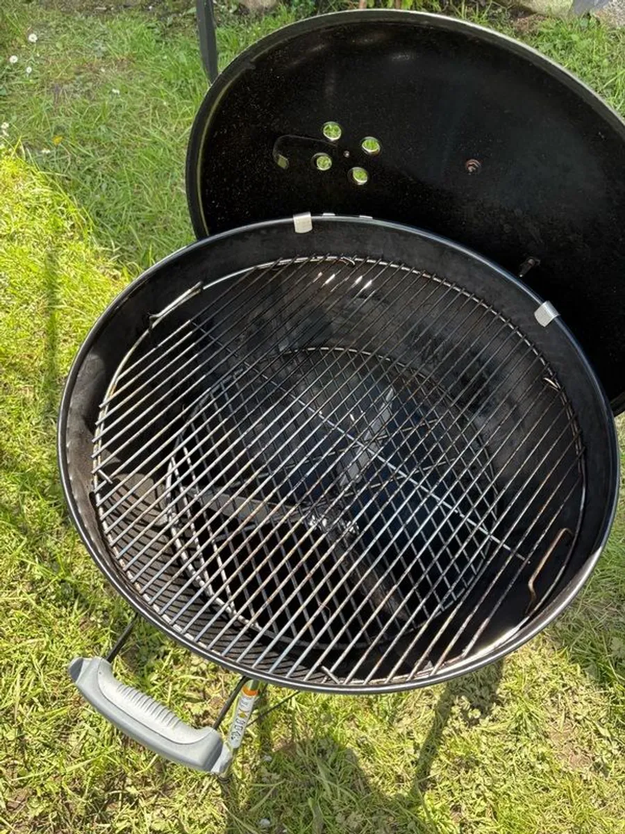 Original Kettle Premium Charcoal Barbecue 57cm Used 3 Times, In Perfect Condition.collection Only - Image 3