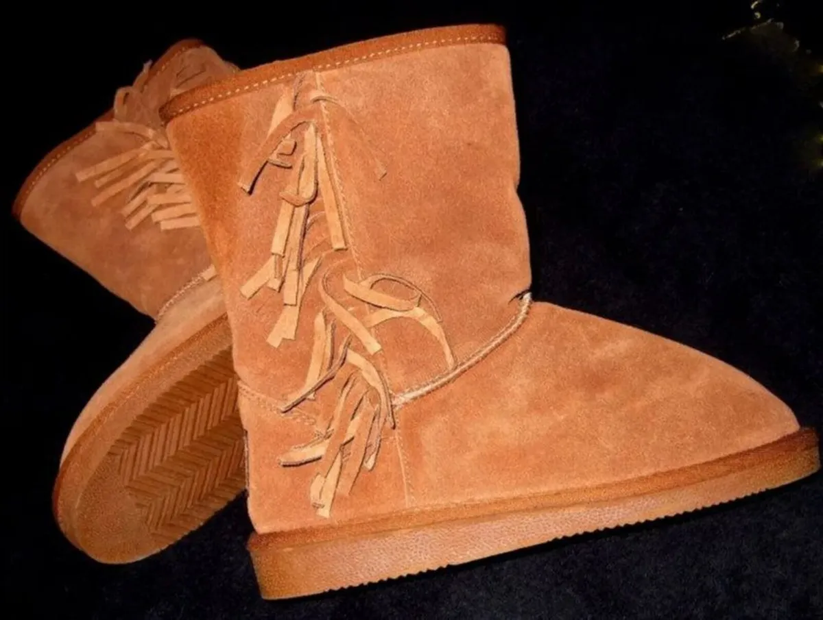 BNWT Authentic Kangol Boots - Image 2