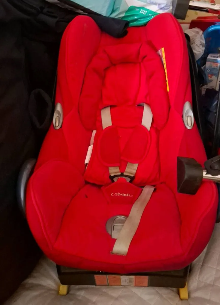 Maxi cozy seat and base