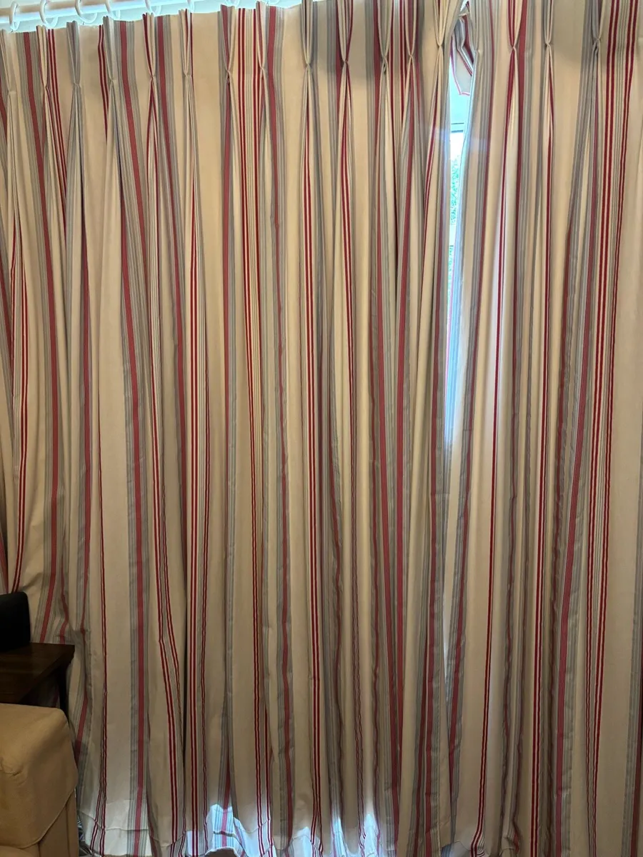 Curtains - Image 3
