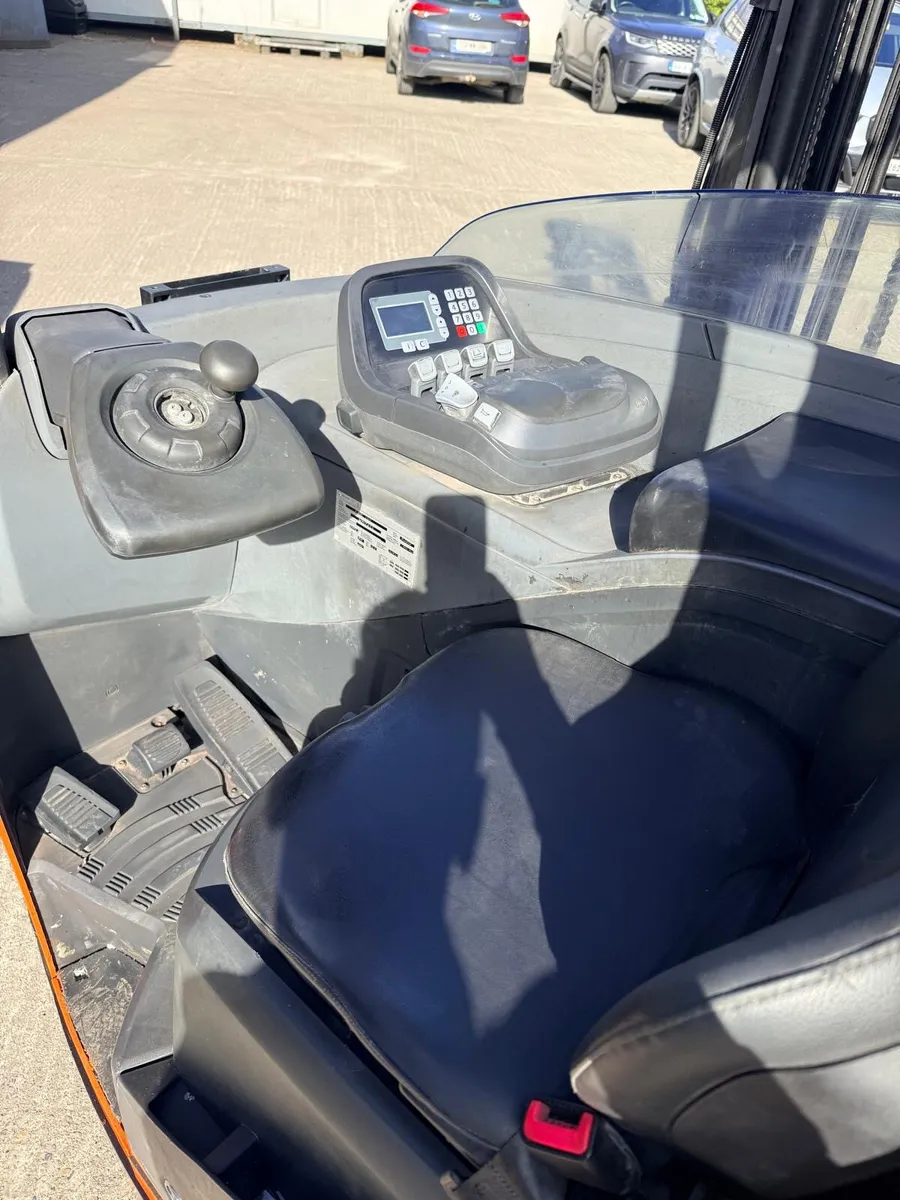 Toyota RRE160 Reach Truck - Image 2