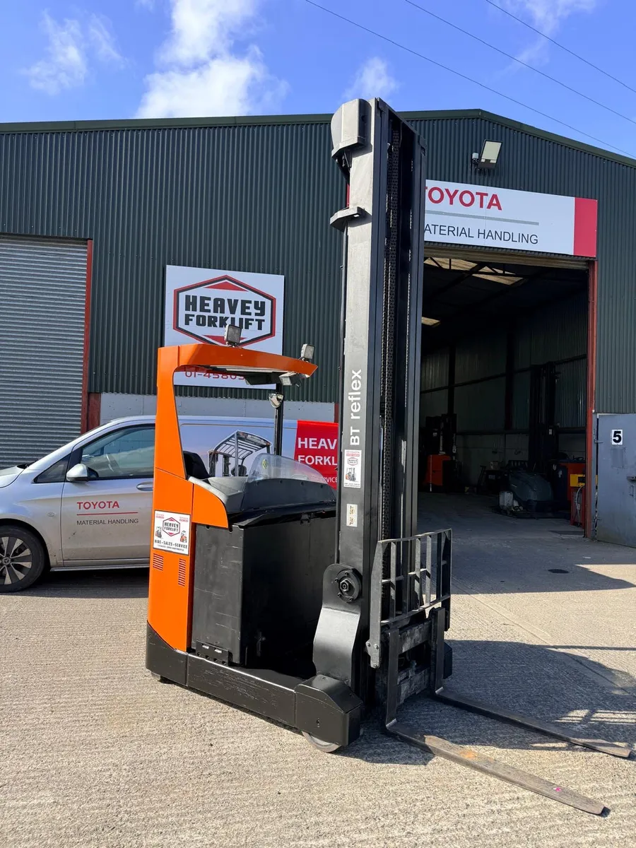 Toyota RRE160 Reach Truck - Image 1