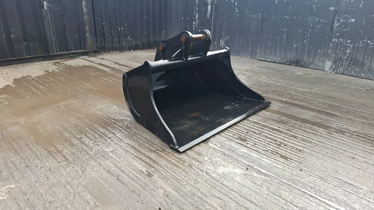 1500mm Cleanup Bucket – 65mm Pins - Image 1