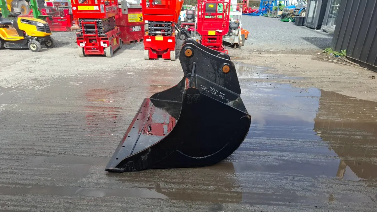 1500mm Cleanup Bucket – 65mm Pins - Image 4