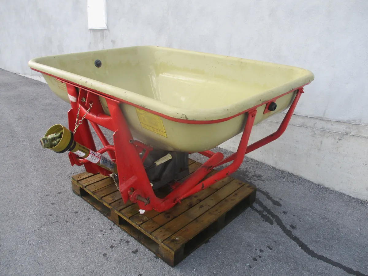 vicon 600 fertliser spreader 12 bag - Image 3