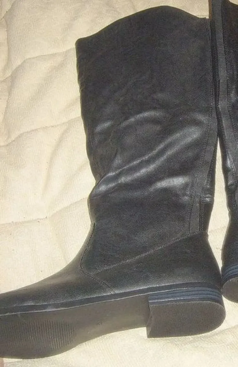 BNIB Harrods Knee High Boots - Image 3