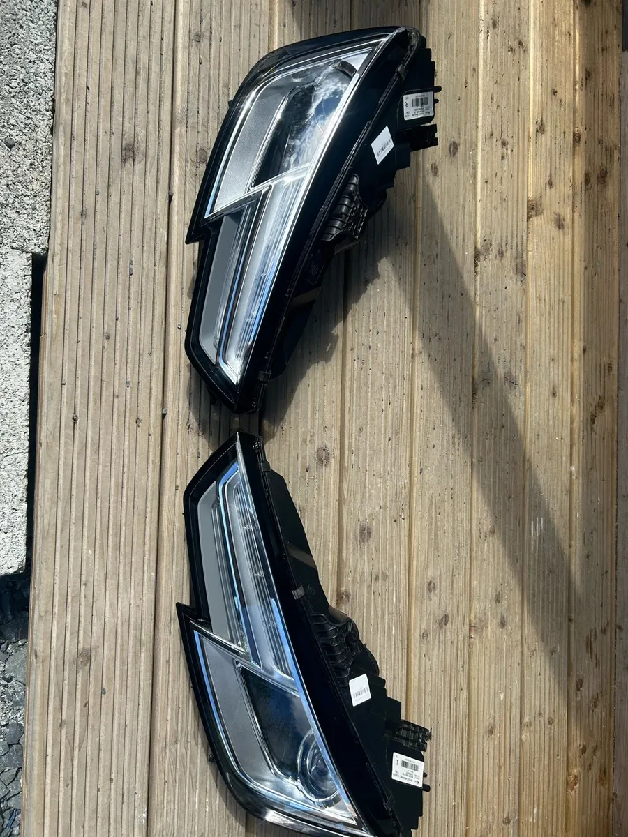 Audi a4 b9 head lights 2016-2019 - Image 1