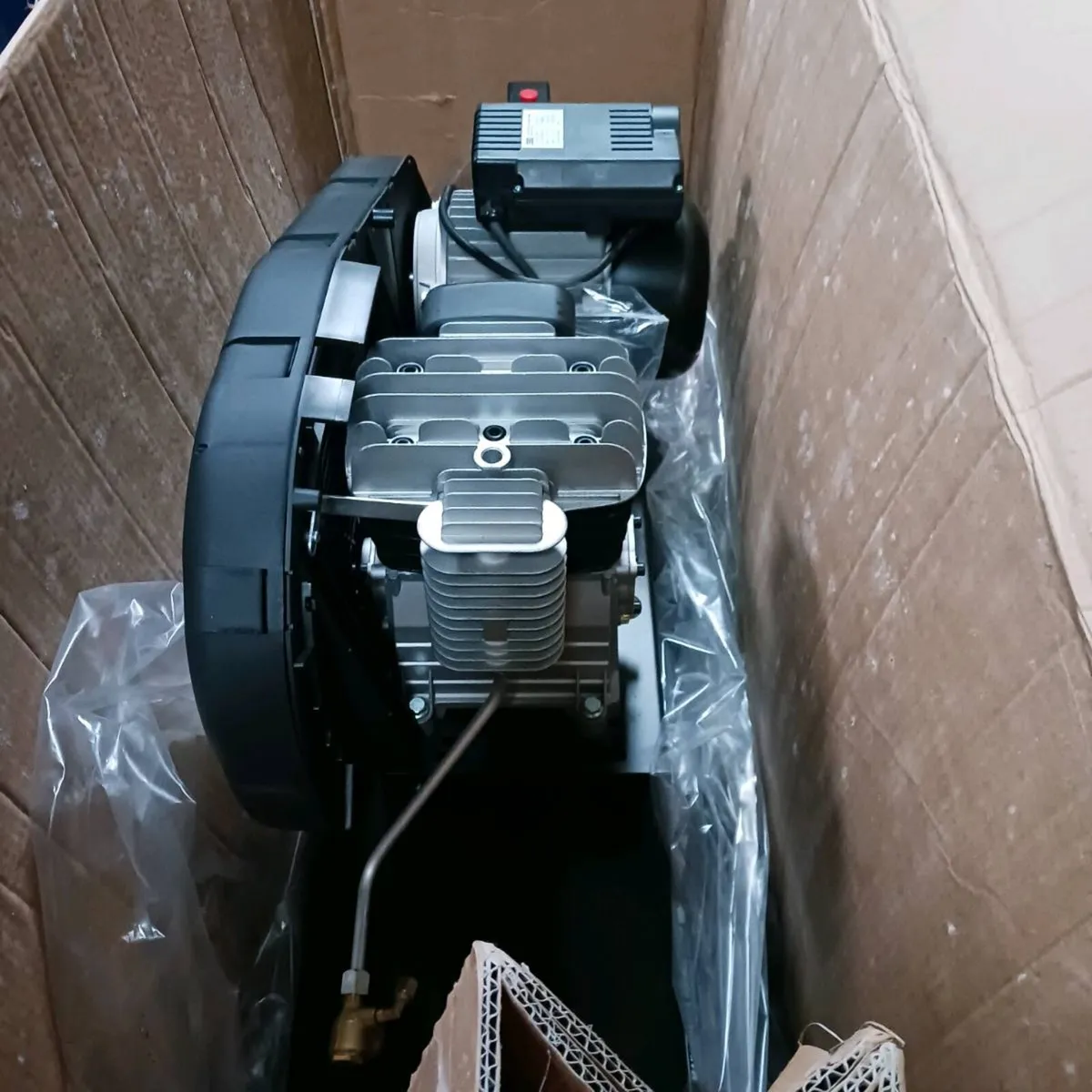 240 volt new Garage Air Compressor - Image 2