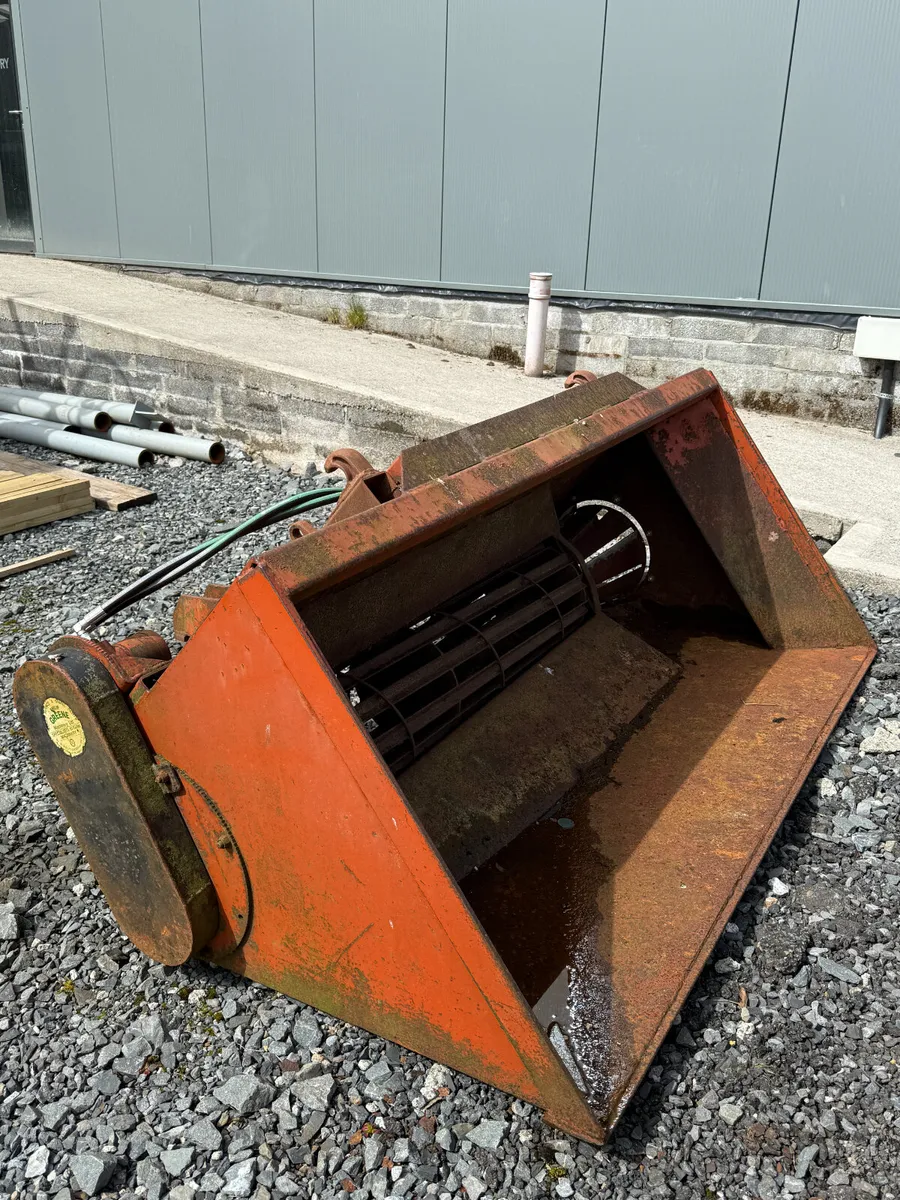 Beet Chopper Bucket - Image 3