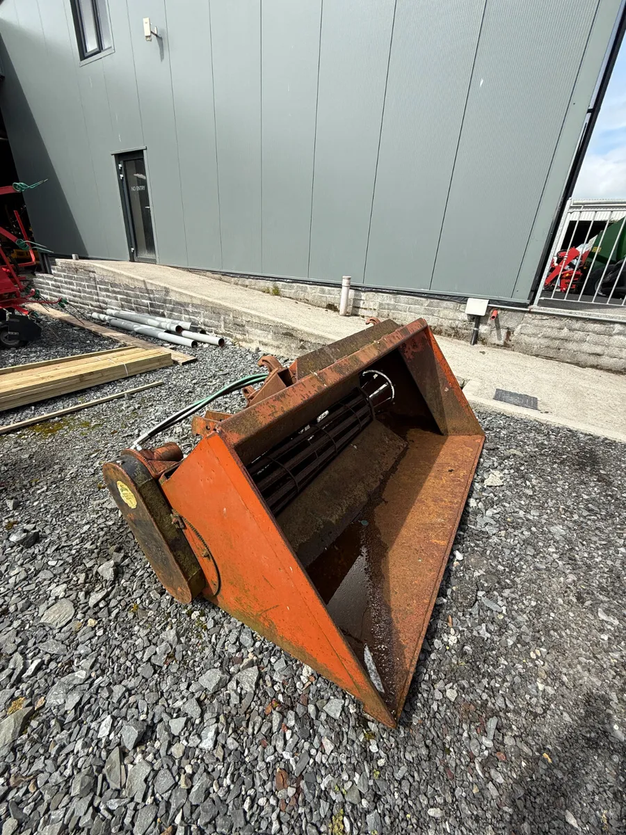 Beet Chopper Bucket - Image 4