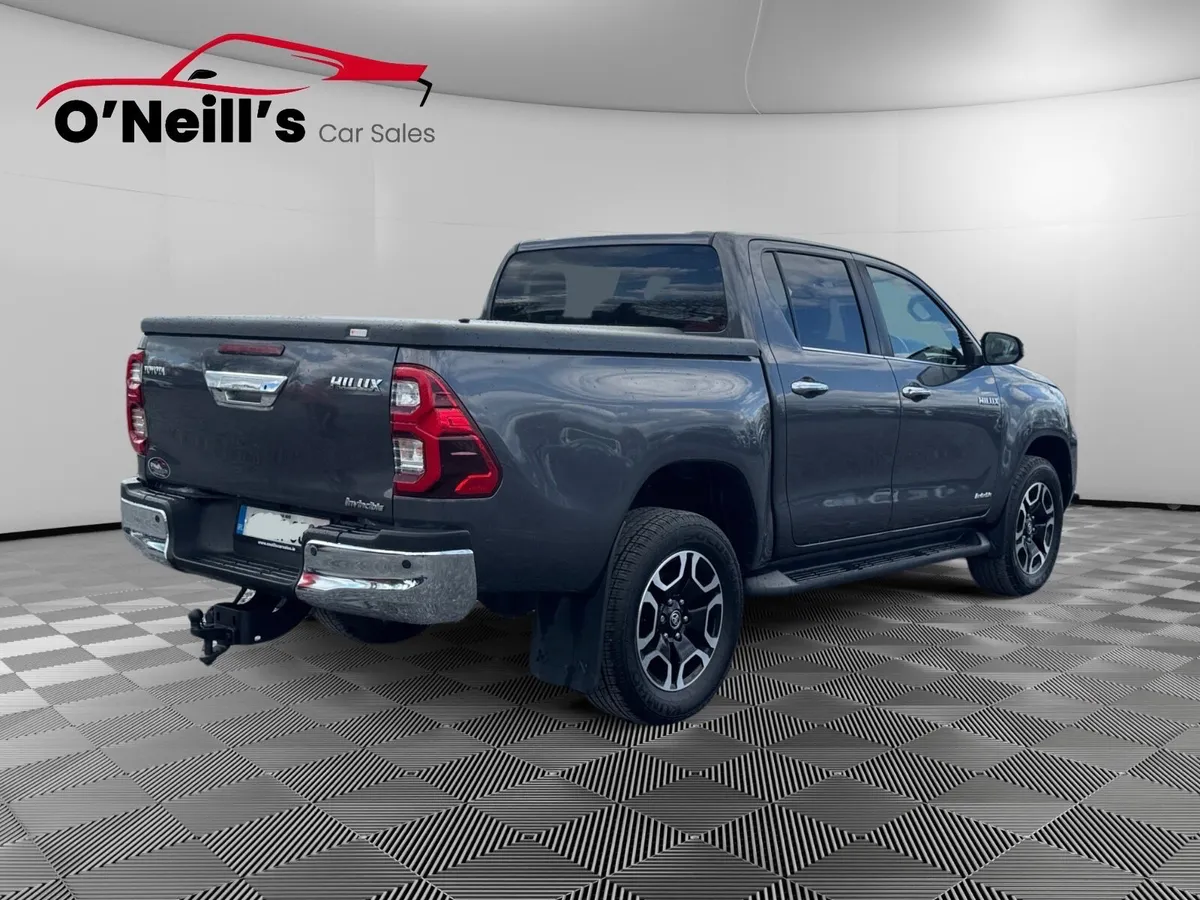 Toyota Hilux 2021 INVINCIBLE D-4D 4WD #230 - Image 3