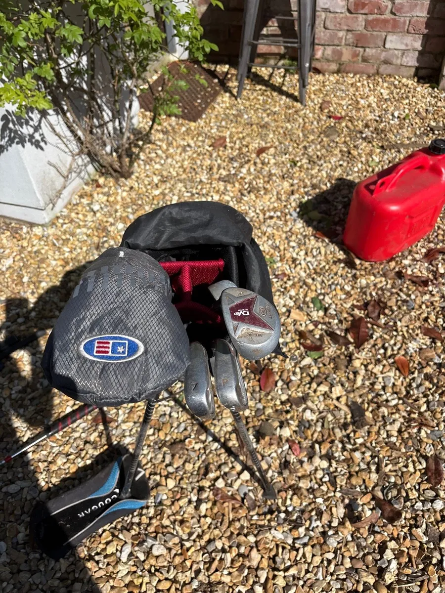 Kids golf clubs wit bag - Image 1