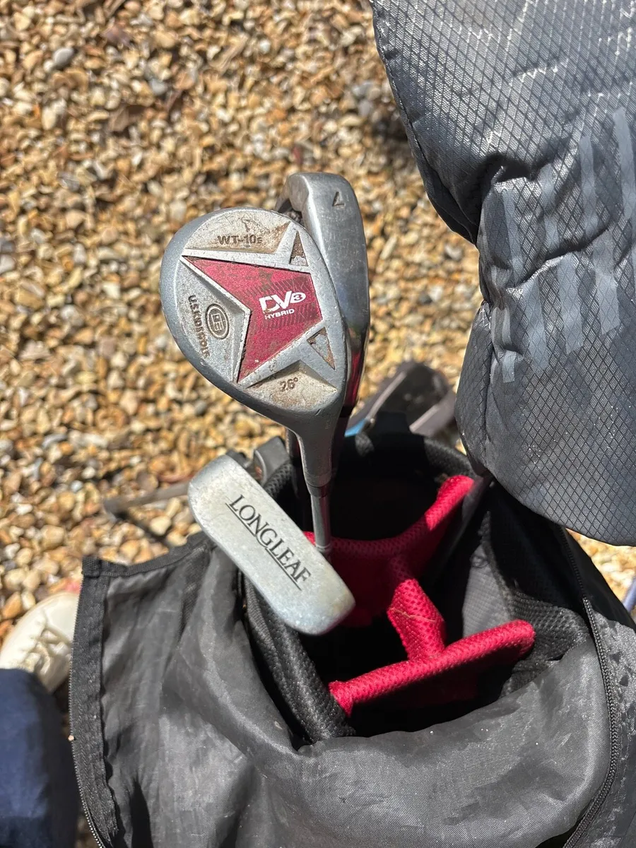 Kids golf clubs wit bag - Image 3