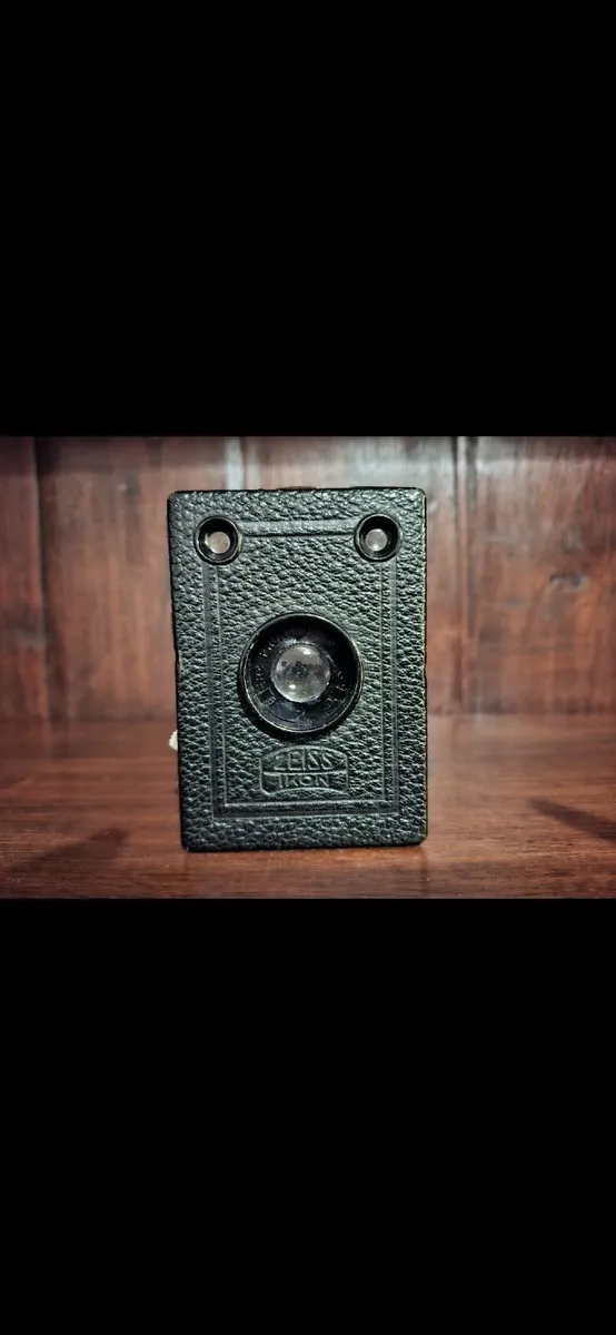 Vintage Camera Zeiss Ikon Box Tengor - Image 1