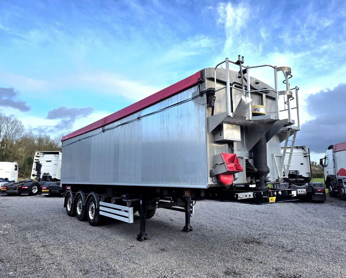 2024 Colson 70 Cube Tipping Trailer - Image 1