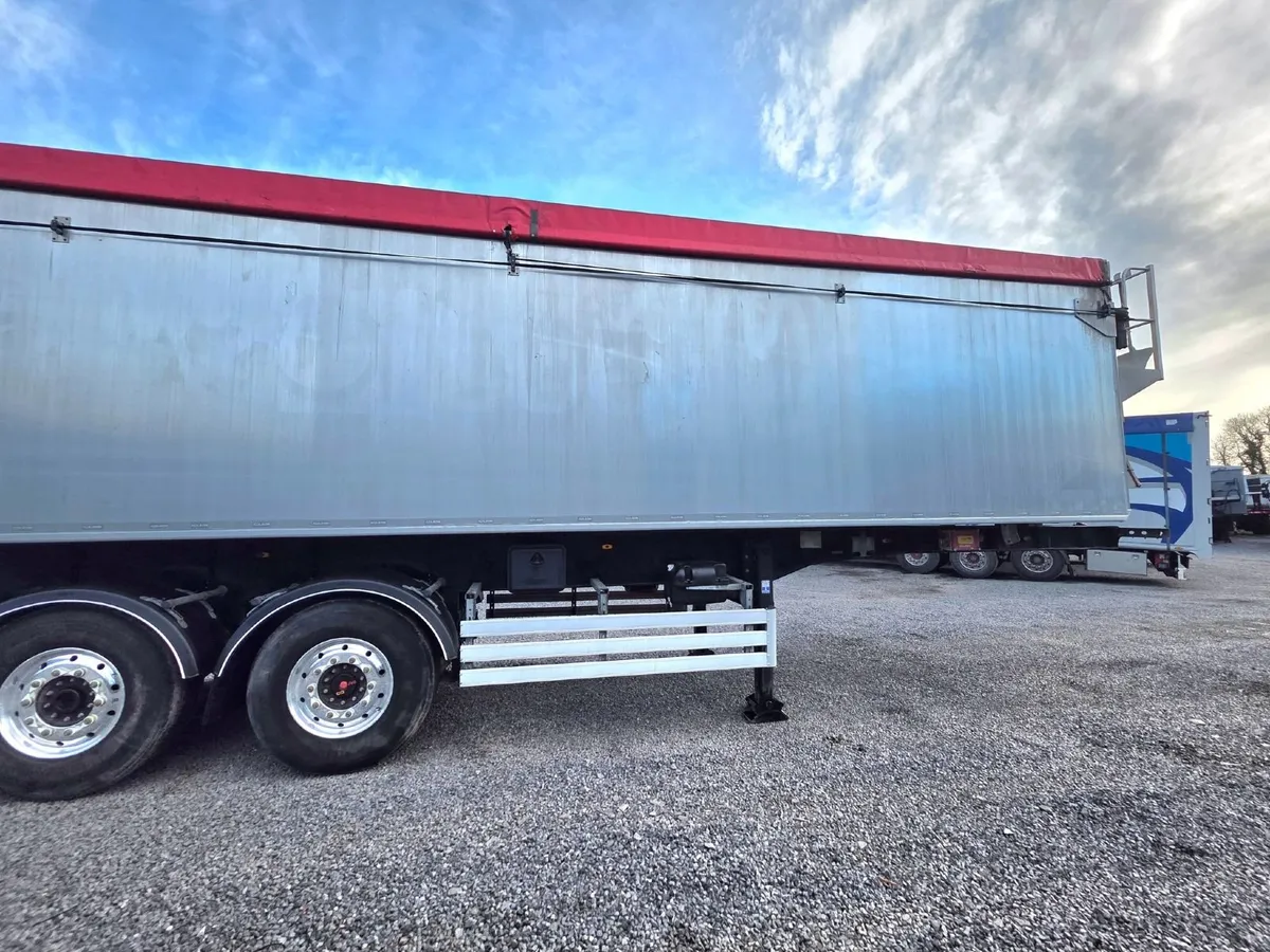 2024 Colson 70 Cube Tipping Trailer - Image 4