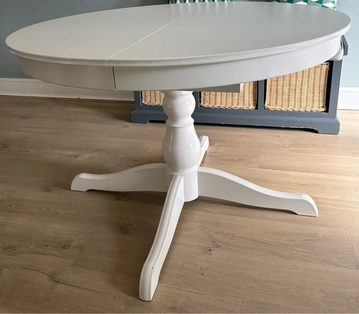Stylish Extendable Round Dining Table - Image 2