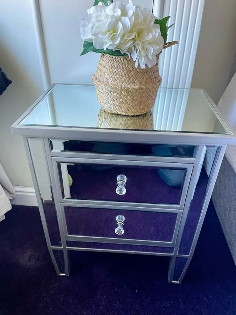 bedside lockers x 2 - Image 3