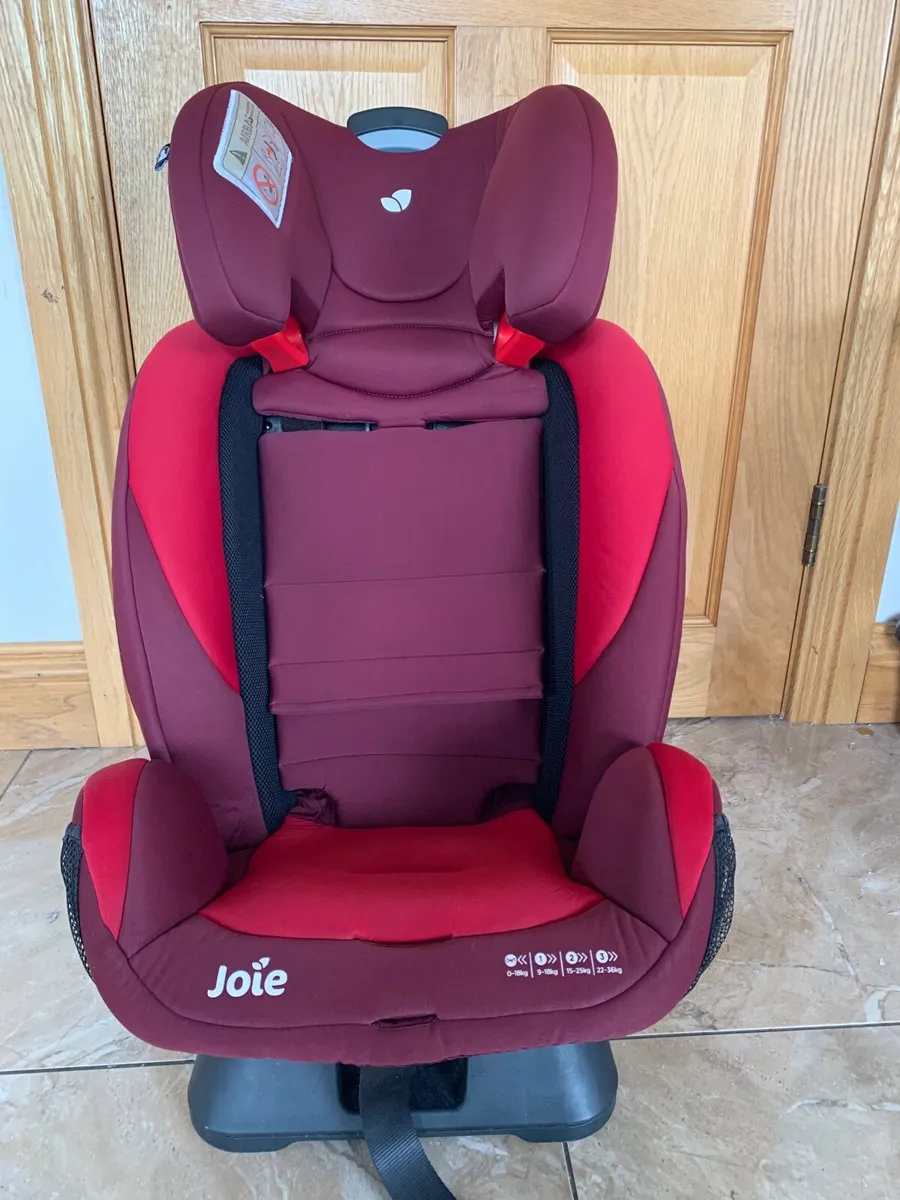 Joie every stage car seat from birth - Image 1
