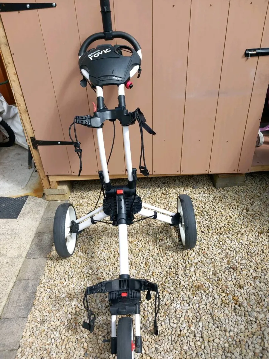 Rovic 3 wheels golf trolley. - Image 1