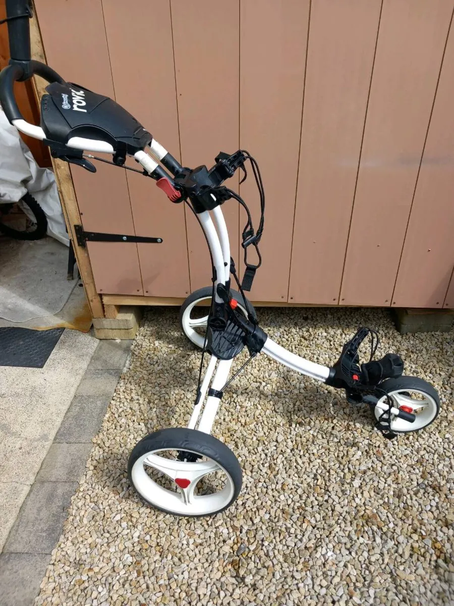 Rovic 3 wheels golf trolley. - Image 2