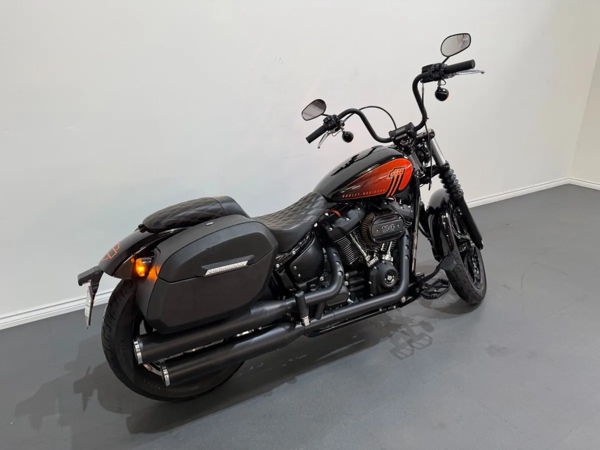 HARLEY DAVIDSON Street Bob 114 ( 1868 CC ) - Image 3