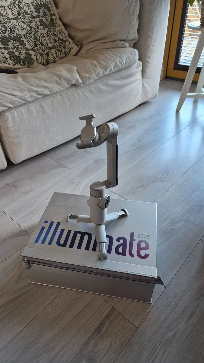 Insta 360 Flow Pro Gimble - Image 3