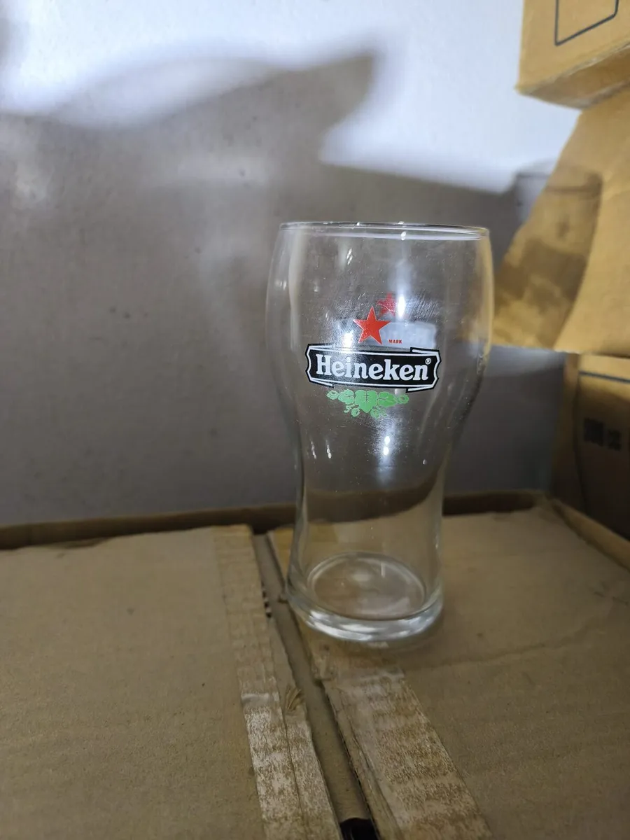 Pint glasses - different types & quantities - Image 1